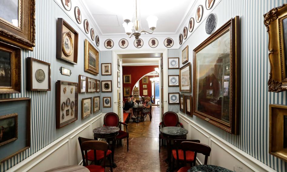 Koniec rzymskiej Caffe Greco. Karabinierzy skonfiskowali kolekcję dzieł sztuki