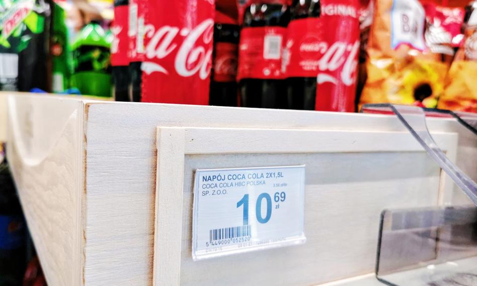 CMR: producenci napojów słodzonych przerzucili podatek cukrowy na konsumentów