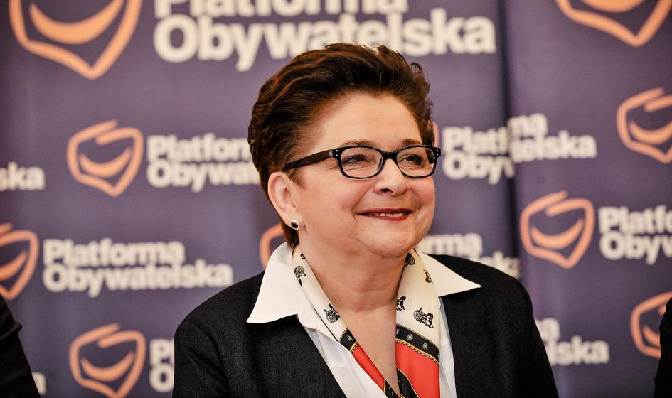 Szefowa MSW sama nie chce służb