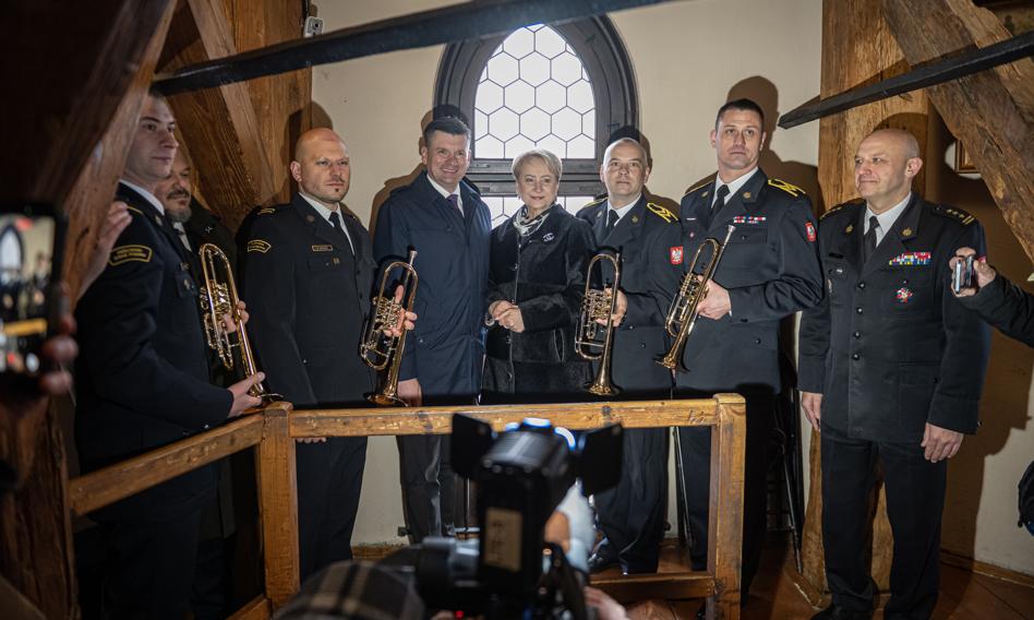 Hejnaliści z wieży mariackiej mają nowe trąbki. Osiem nowych instrumentów za 150 tys. zł