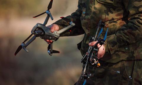 Dron PGZ spadł na samochód Poczty Polskiej. Znamy przyczynę wypadku