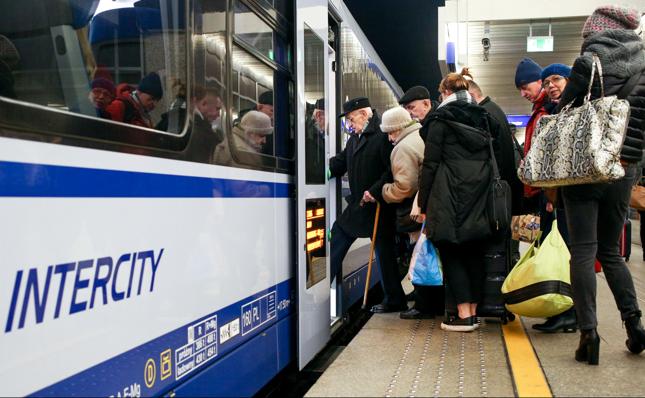 Najbardziej opóźniony pociąg tegorocznych wakacji przyjechał na miejsce 239 minut po czasie.