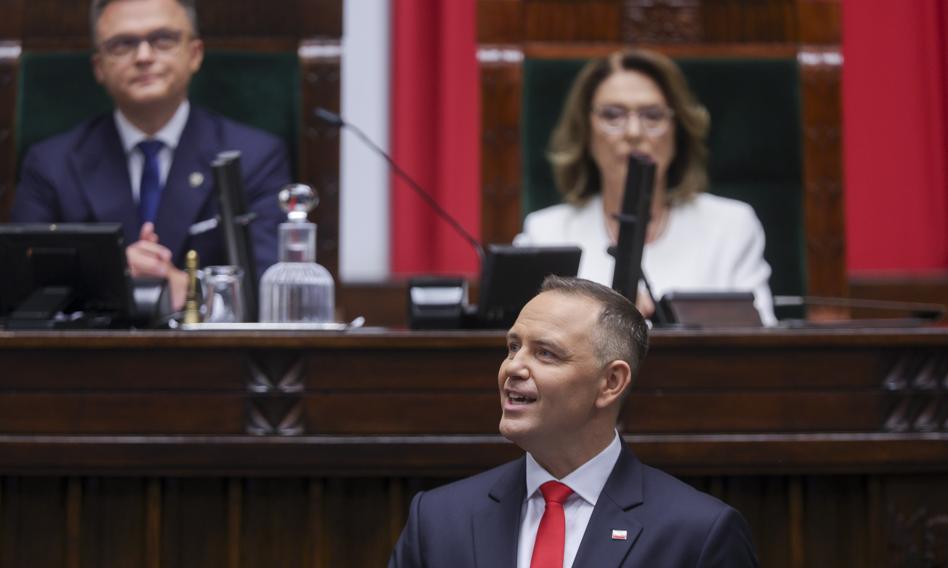 "Nie dla euro, nie dla nielegalnej migracji, nie dla wyższego wieku emerytalnego". Pierwsze orędzie prezydenta Nawrockiego