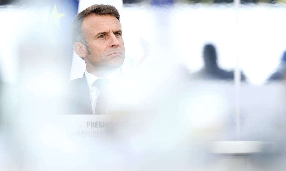 Macron oczekuje upadku rządu? Pałac Elizejski odniósł się do medialnych doniesień