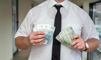 Reklamy inwestycyjne z udziałem znanych osób. Na co zwrócić uwagę przed wpłatą pieniędzy?