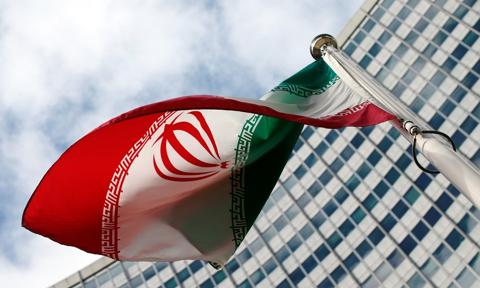 AP: Iran buduje podziemne zakłady nuklearne niedostępne dla bomb penetrujących USA