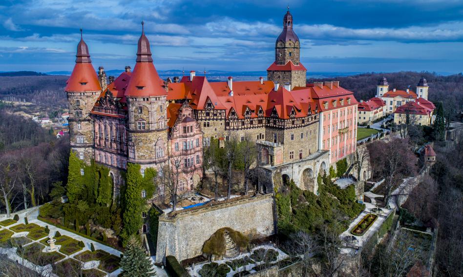 Dolny Śląsk chce wykorzystać mroczną historię do turystyki wojennej. "Uniknąć chorobliwego zła"