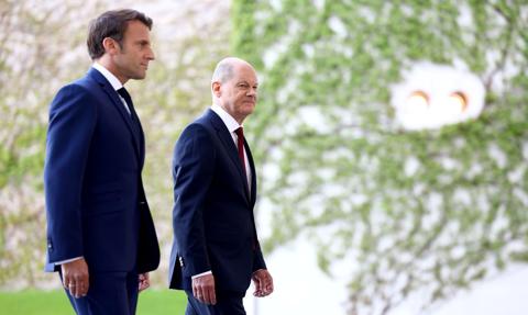 Macron i Scholz zaniepokojeni gruzińską ustawą o tzw. agentach zagranicznych