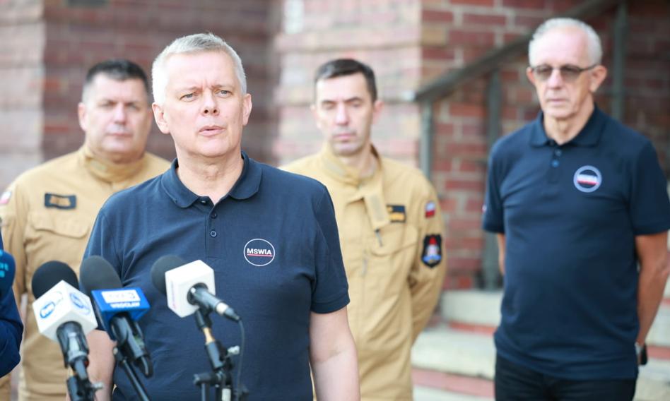 Siemoniak o kredytach dla powodzian: pomoc rządowa jest bezzwrotna