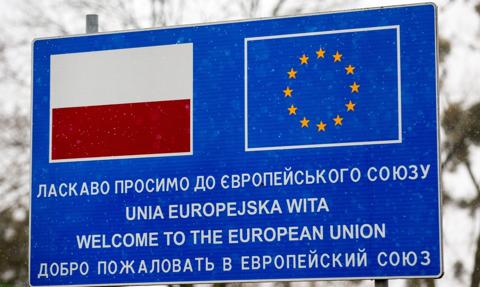 Zmniejsza się liczba wiz pracowniczych. Ci cudzoziemcy przestali składać papiery