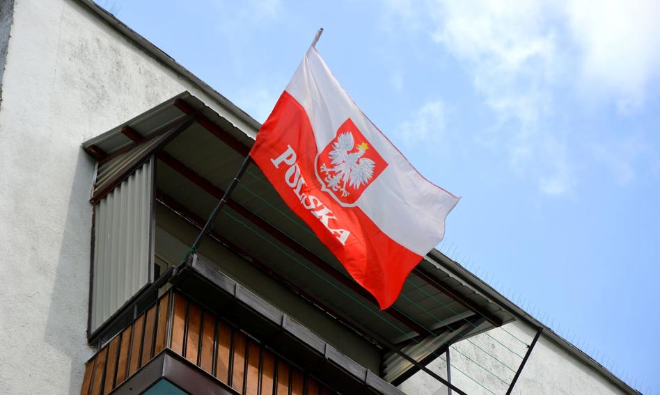 Popyt na hipoteki pikuje. Regres na rynku kredytów trwa