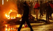 Zamieszki w Brukseli po meczu Maroko-Belgia. Zniszczone samochody i podpalone hulajnogi