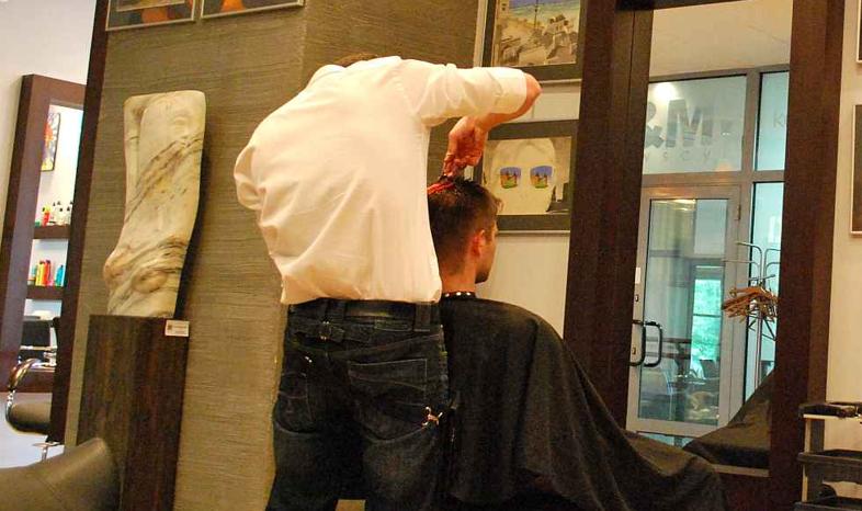 Włochy: prawa autorskie za dzwonek telefonu, który zadzwonił u fryzjera