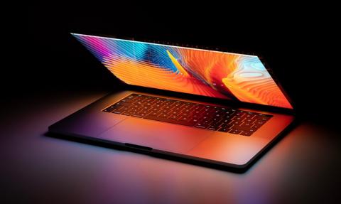 Polacy lubią laptopy premium. Firmy kupują komputery trzy razy szybciej niż konsumenci
