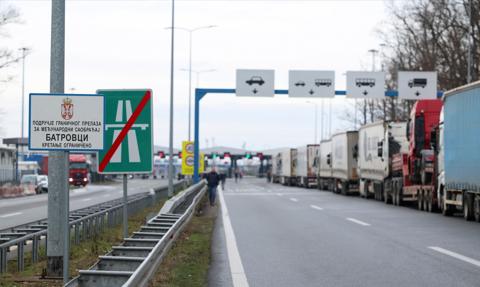 Paraliż granic na Bałkanach. Bruksela ustępuje pod presją kierowców. Ważna zmiana w wizach