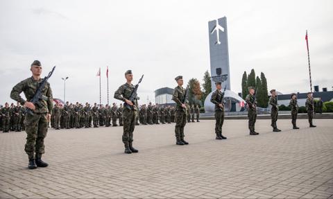 F-35 i Apache potrzebują pilotów. „Szkoła Orląt” przeżywa oblężenie kandydatów