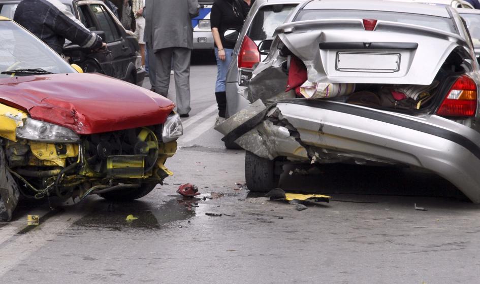 Ile tracimy na wyłudzaczach ubezpieczeń