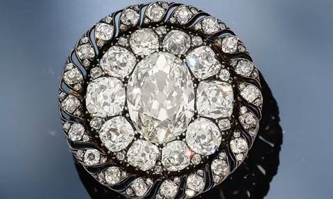 Brylantowa brosza Napoleona, którą stracił pod Waterloo, będzie sprzedana na aukcji