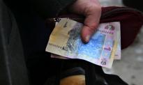Rosjanie zrzucili w Ukrainie fałszywe banknoty niebezpiecznym kodem QR