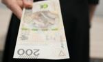 Polacy coraz częściej rezygnują z płacenia gotówką