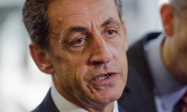 L’ancien président français Sarkozy propose à Macron de conclure un accord avec le centre-droit