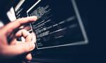 Wybory pod cyberostrzałem. O ryzyku kradzieży głosów i dezinformacji z ekspertem cyberbezpieczeństwa