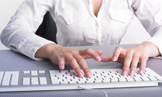 Jak zrobić przelew przez Internet? Ile trwa przelew online?