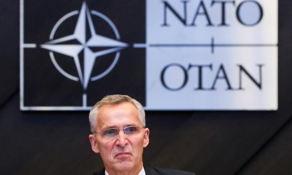 Stoltenberg: Rosyjskie oddziały nie wycofują się z Ukrainy, lecz przegrupowują