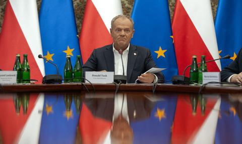 Niemcy patrzą na Polskę i zazdroszczą. Tusk zebrał w Berlinie nieoczekiwane pochwały