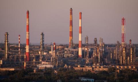 Rafineria w Orsku całkowicie zamknięta po ukraińskim ataku