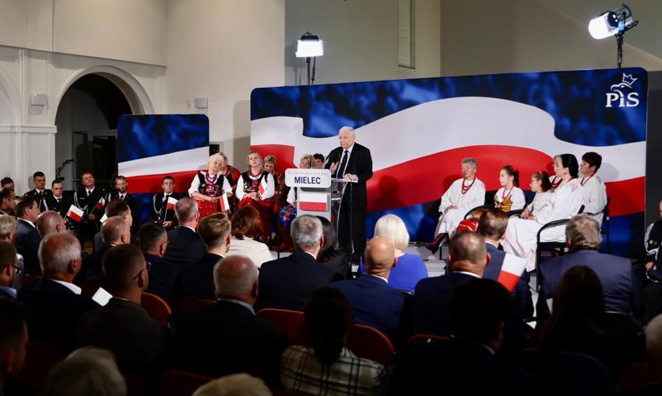 Kaczyński: Wystąpimy z projektem przedłużającym kadencję samorządów o pół roku