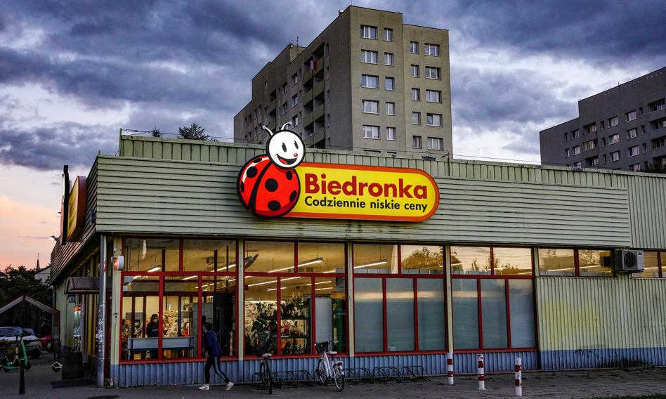 Biedronka znów podniesie pensje pracownikom. Podwyżki będą obowiązywać od lipca