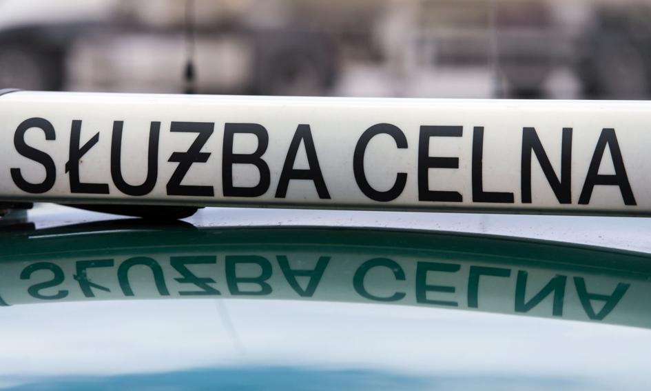 Koniec dyskryminacji emerytalnej w Służbie Celnej? Rząd zapowiada zmiany