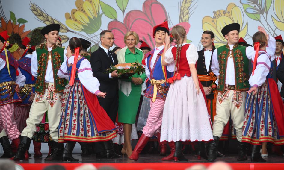 Prezydent wyprawił dożynki. "Poproszę ministra rolnictwa o fundusze dla rolników dotkniętych klęskami żywiołowymi"