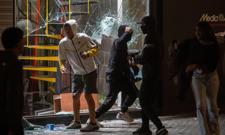 Starcia z policją i plądrowanie sklepów. Barcelona zapowiada konsekwencje