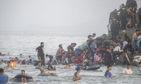 Kryzys migracyjny w Ceucie. "Hiszpania powinna wypaść ze strefy Schengen"