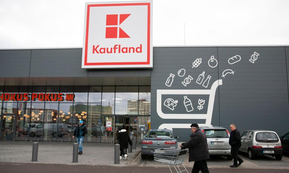 Kaufland zapowiada podwyżki. Tyle od stycznia wynosi pensja kasjerów