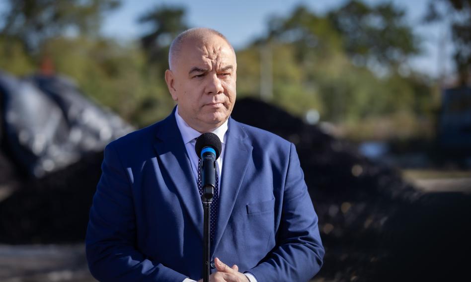 Sasin chwali się, ile ton węgla sprowadził do Polski