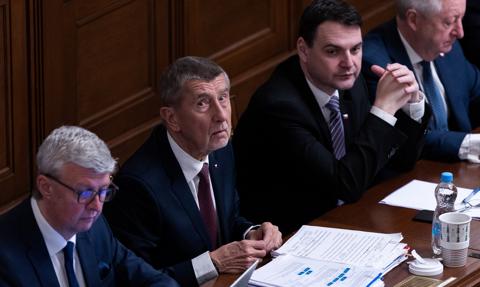 Rząd premiera Andreja Babisza uzyskał wotum zaufania. Miliarder wraca do władzy