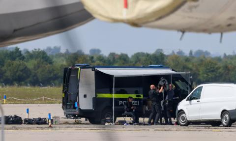 Dwóch podejrzanych w sprawie drona na lotnisku w Lipsku. Jeden miał kontakty z rosyjskimi służbami