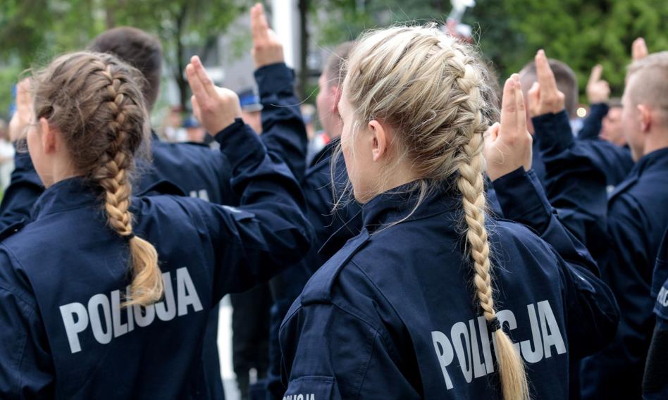 Coraz więcej kobiet wstępuje do policji