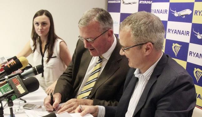 Katarzyna Gaborec-McEvoy podczas konferencji prasowej Ryanair w Polsce