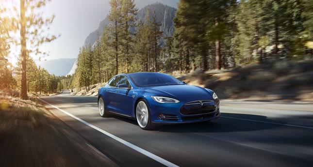 Tesla bije rekordy przyspieszenia