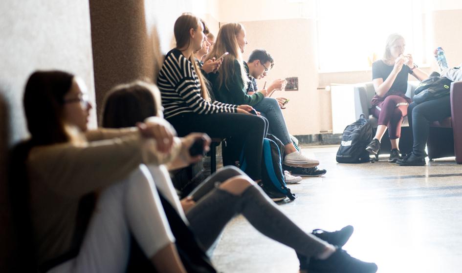 Eksperci: Szkoły nieprzygotowane na ewentualną czwartą falę zakażeń COVID-19