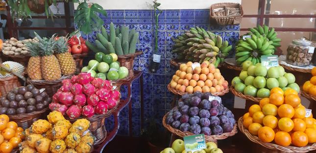 Mercado dos Lavradores, czyli najpopularniejsze targowisko w Funchal, do którego ściągają tłumy turystów