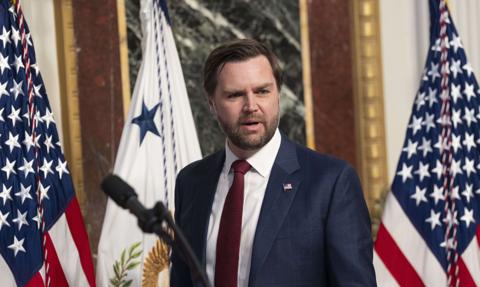 Vance: Biden pozwolił, by Ukraina traktowała USA jak worek z pieniędzmi
