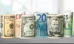 Kurs euro poniżej 4,60 zł. Złoty wyraźnie słabszy niż rok temu
