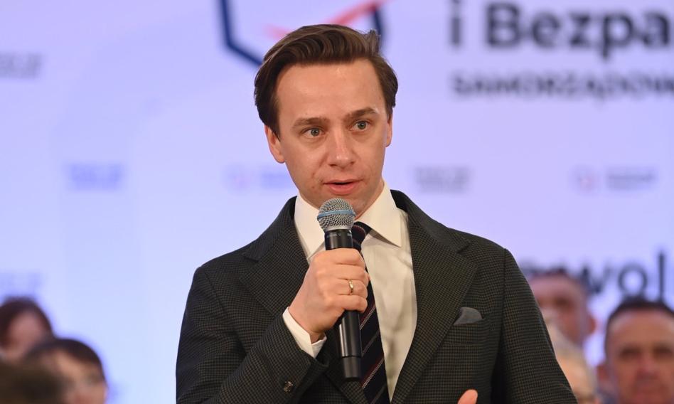 Bosak: Jeżeli ktoś przeznacza na kampanię wyborczą setki tysięcy złotych, powinno to być podejrzane