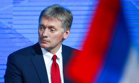 Rzecznik Kremla: Reakcja rynków w związku z omikronem jest emocjonalna