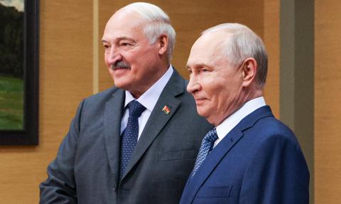 „Pokonamy wszystkie trudności wspólnie”. Putin i Łukaszenka prężą muskuły